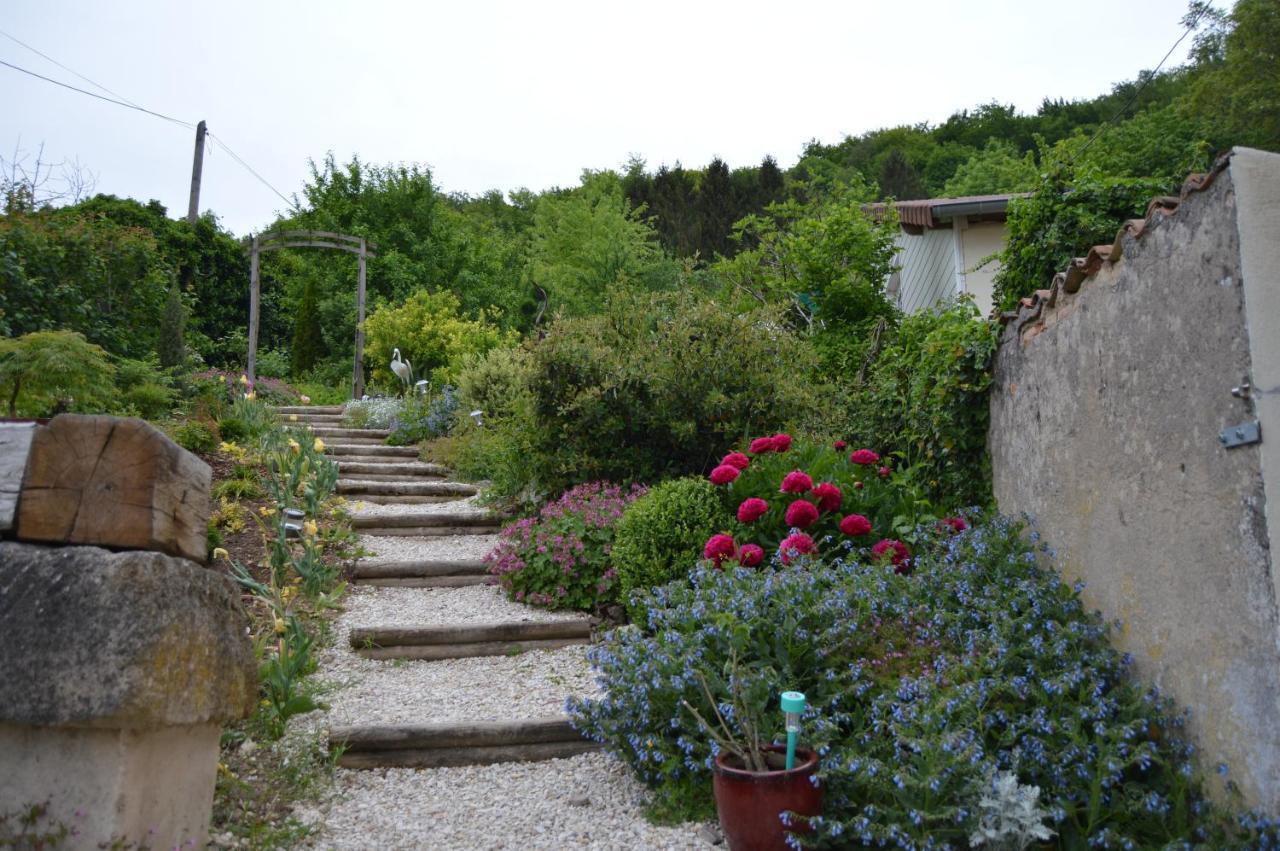 Dans un jardin Villa Apremont-la-Foret Bagian luar foto