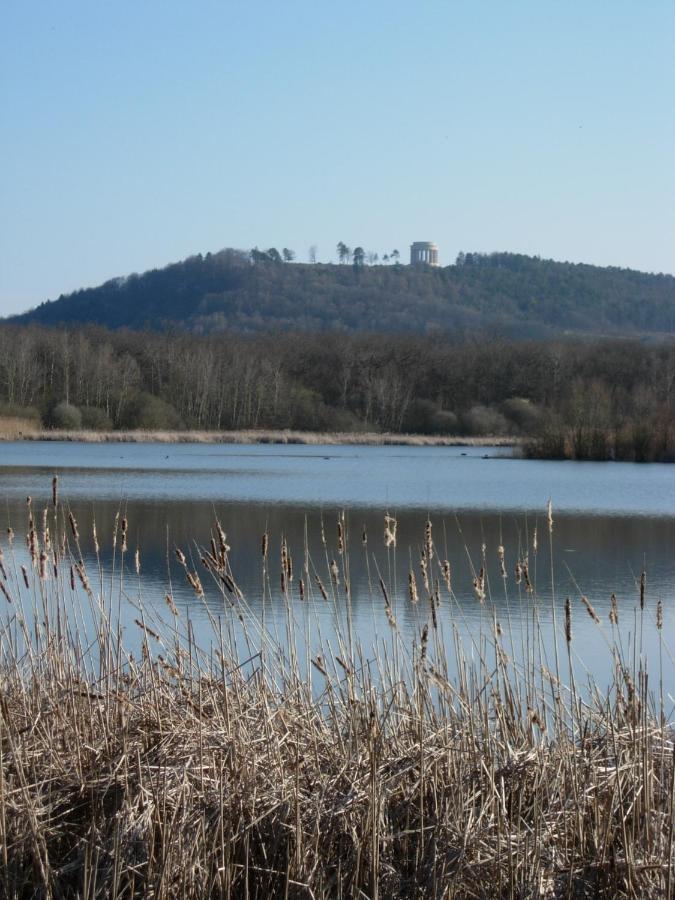 Dans un jardin Villa Apremont-la-Foret Bagian luar foto