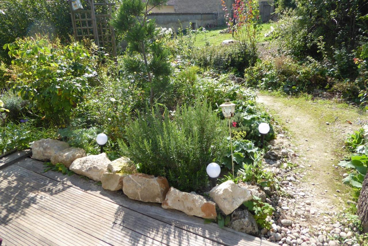 Dans un jardin Villa Apremont-la-Foret Bagian luar foto